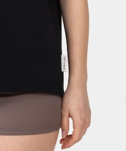 Klasyczny T-shirt Cozy Leisure